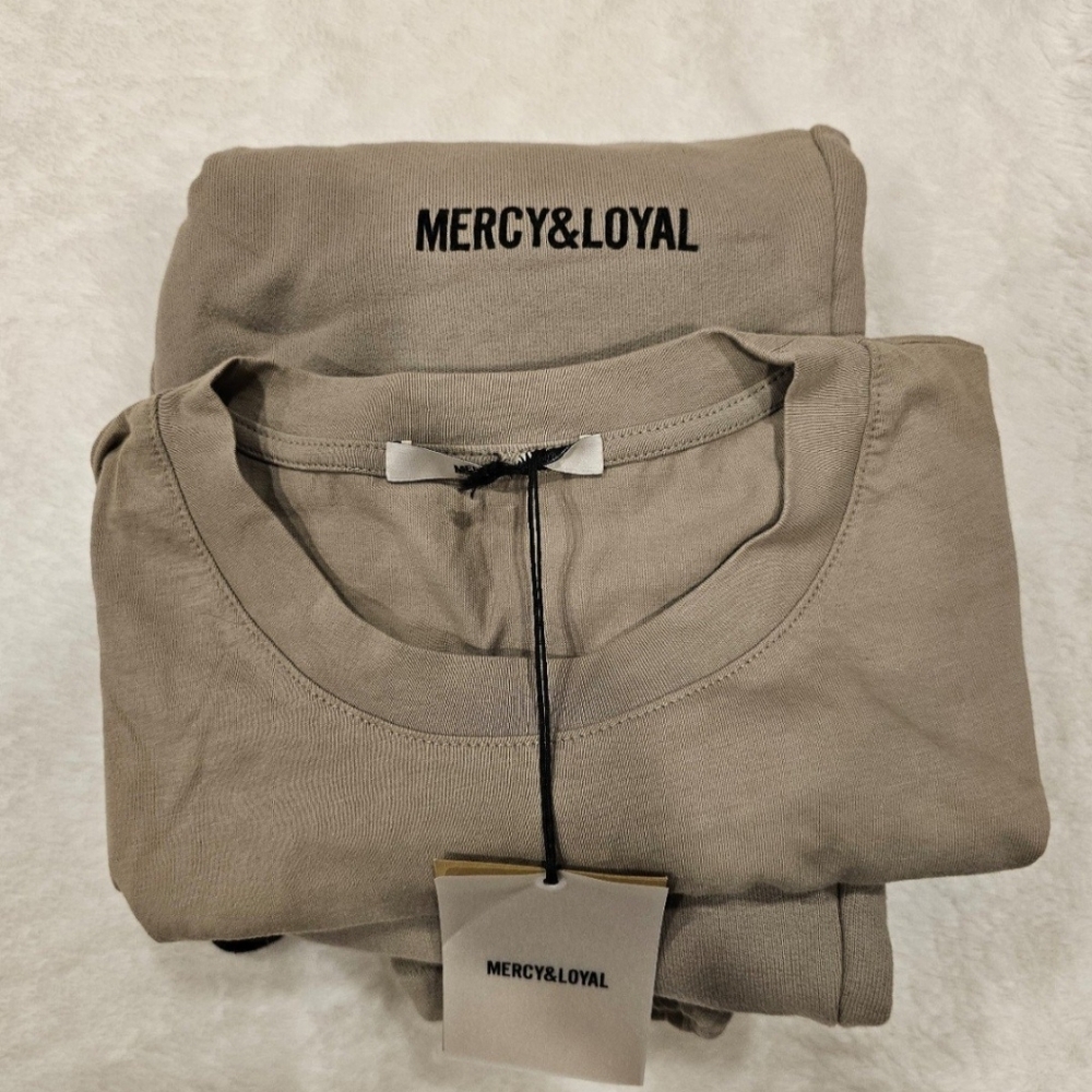 NWT Both 100% Cotton Khaki Sweats w/Matching T-shirt. L.A. Boutique Brand. XS